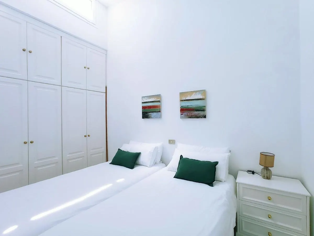 Live Abades Playa Chica & Terrace Apartment Spain